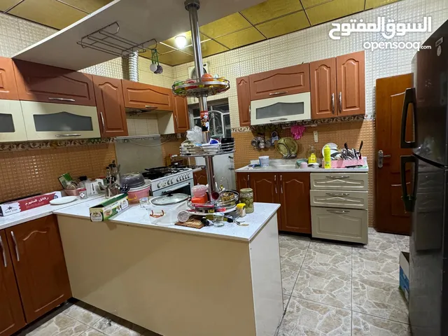 300 m2 5 Bedrooms Townhouse for Rent in Basra Saie