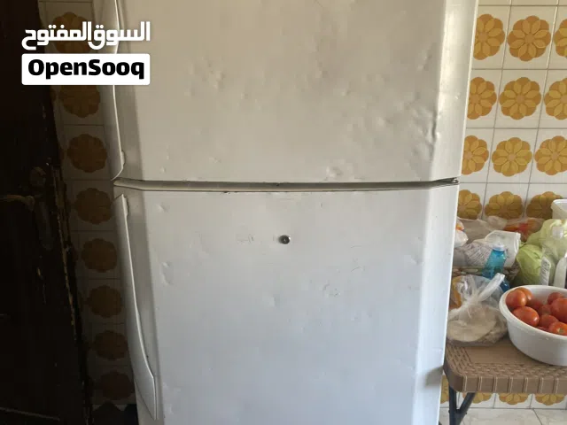 ثلاجة شارب شغالة