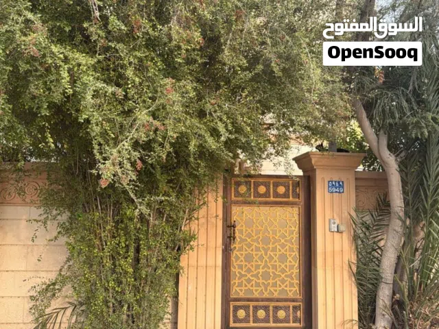 فلة للبيع بالموالح الجنوبية ملاصقة سور بيت الشيخ أحمد الخليلي مؤثثة بالكامل وجديدة