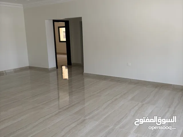 220 m2 3 Bedrooms Apartments for Rent in Southern Governorate Riffa