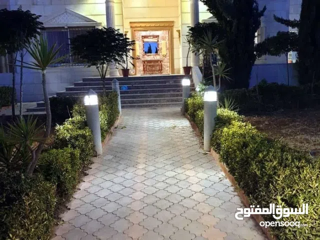 400 m2 4 Bedrooms Villa for Rent in Amman Marj El Hamam