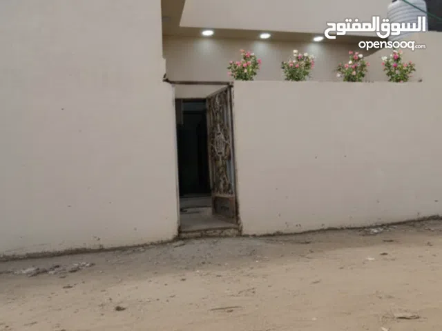 120 m2 Studio Townhouse for Sale in Basra Al-Jazzera