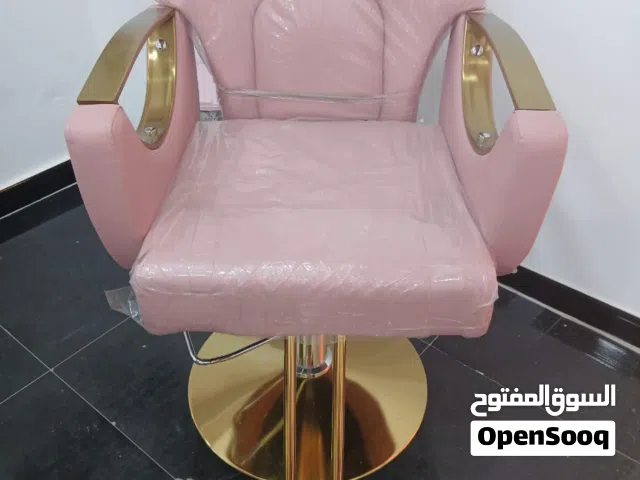 زيانه مكياج وكرسي استشوار ومكياج