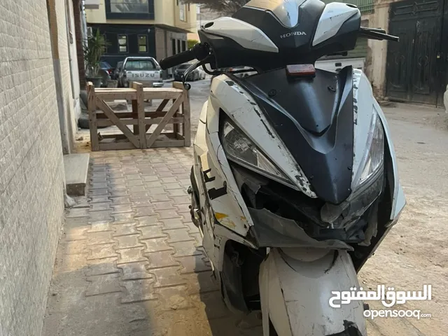 هوندا قرازيا موديل:2019 العيوب:تبي دوره علي الفايبر ومرميطه وباقي ولع واطلع الشعر:اعلى سعر