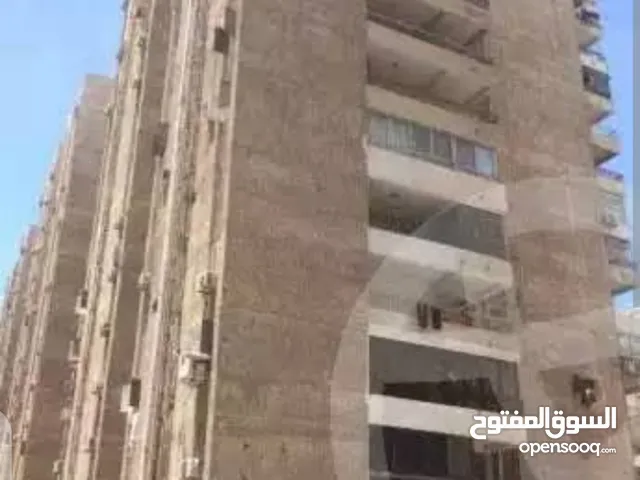 شقة مفروشة سوبر سوبر لوكس للايجار بعمارات مصطفي كامل الاستثماري تري البحر جزئياً بجوار فندق جويل