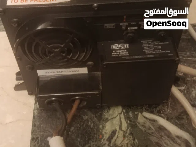 للبيع جهاز إنفرتر ومصدر طاقة بديل متكامل (Inverter/Charger) من الشركة الأمريكية العريقة Tripp-Lite،