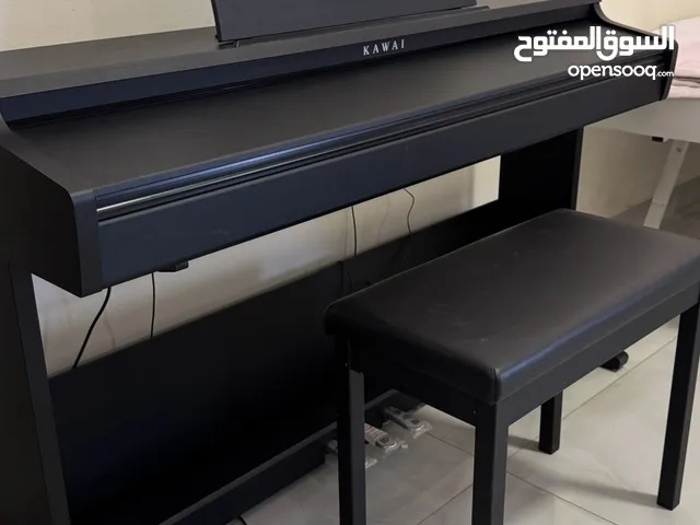 البيانو بحالة جديدة،