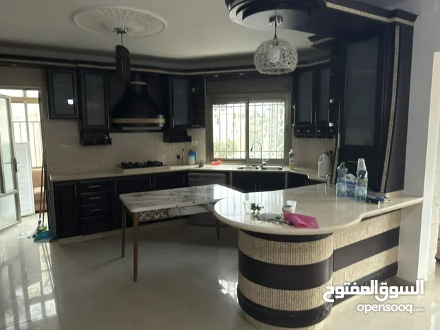 150 m2 3 Bedrooms Apartments for Rent in Ramallah and Al-Bireh Ein Musbah