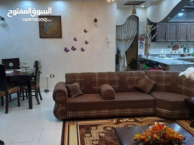 215 m2 3 Bedrooms Villa for Sale in Zarqa Al Zarqa Al Jadeedeh