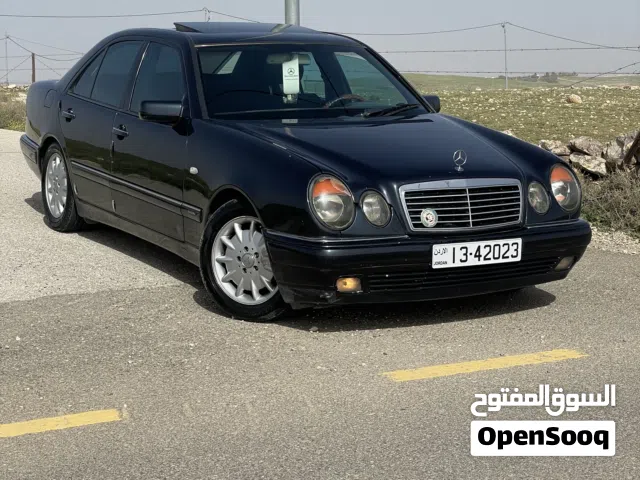 1998 مرسيدس بنز الفئة-E E 200