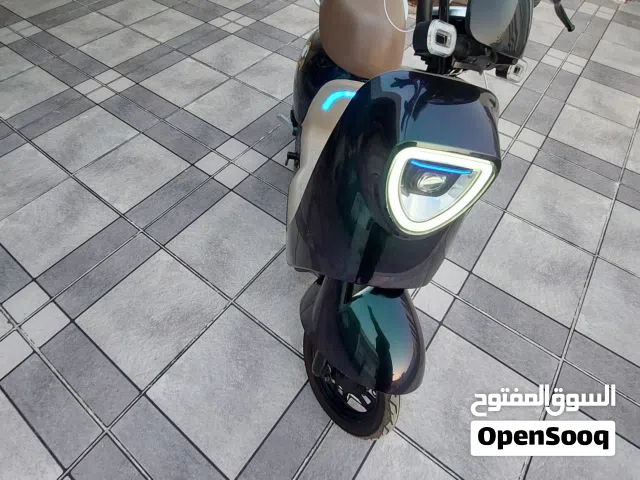 دراجه كهربائيه شبه جديده موديل 2025 من علامة تجاريه وينير مساخدمه اسبوع فقط