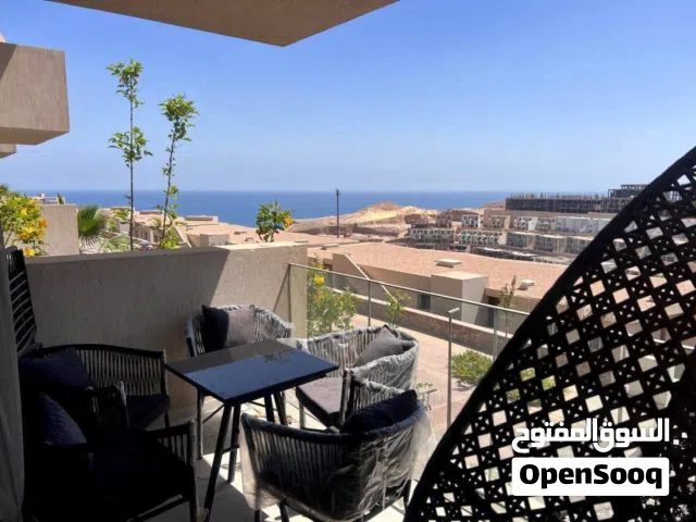 شاليه فندقي للبيع متشطب بالتكييفات بفيو بحر في قلب منطقة الجلالة العين السخنة