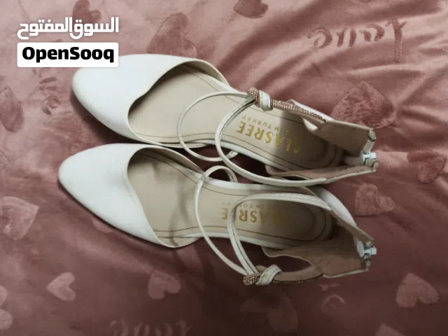 حذاء نسائي  مستخدم مرة واحدة سعر 10 آلاف