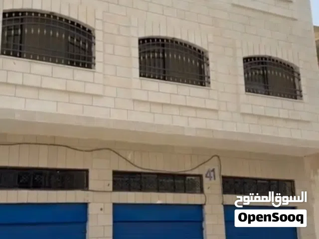 مجمع تجاري للبيع