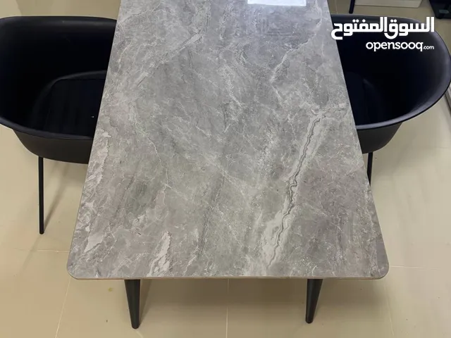 طاوله طعام