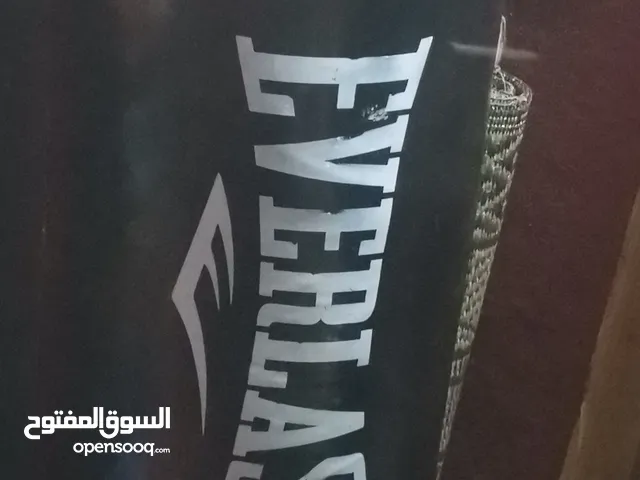 كيس ملاكمة وزن 50 كيلو مع كفوف