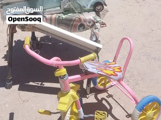 دراجه اطفال وتريه لغرفة الاطفال