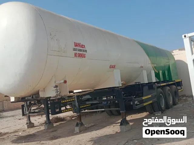 Used 2006 Volvo Flatbed Trailer for Sale