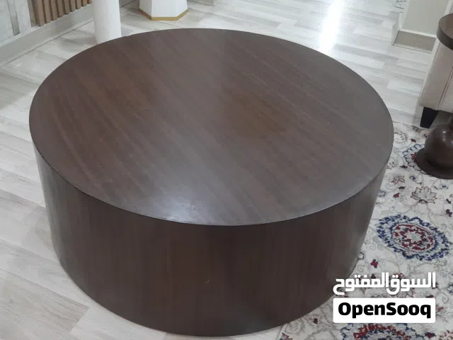 للبيع طاوله صاله كبيره حجم متر وعشرين سانتي نظيفه جدا الليون بني