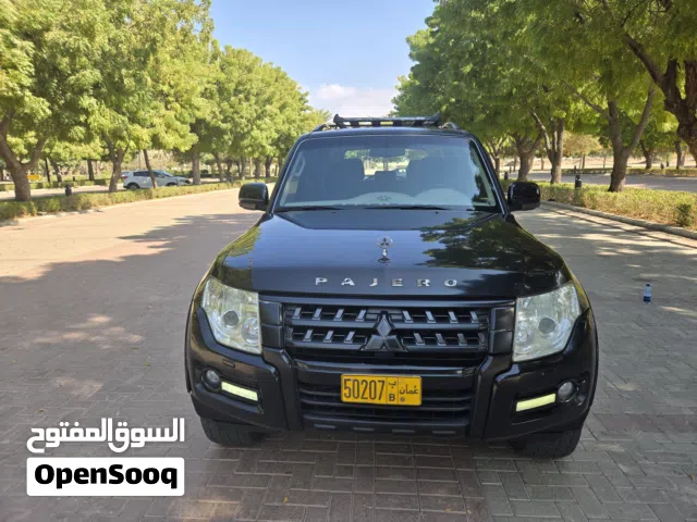 2016 ميتسوبيشي باجيرو GLS Top