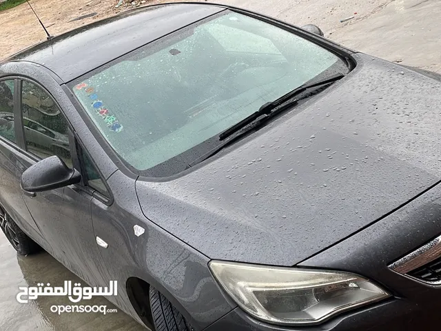 Used Opel Astra in Ramallah and Al-Bireh