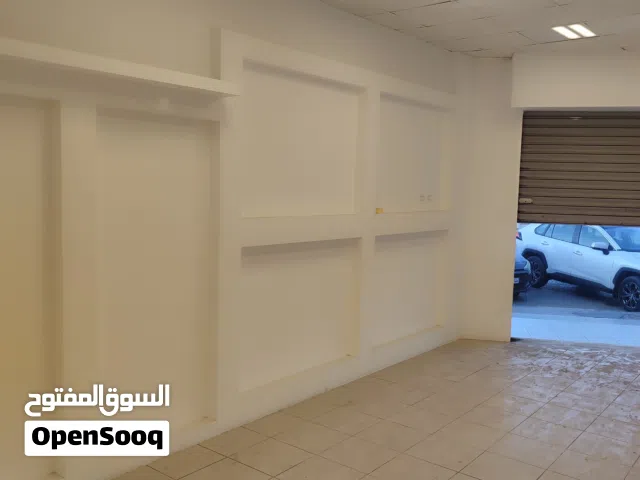 محل للايجار بسوق الجمعة طريق الشط من طابقين