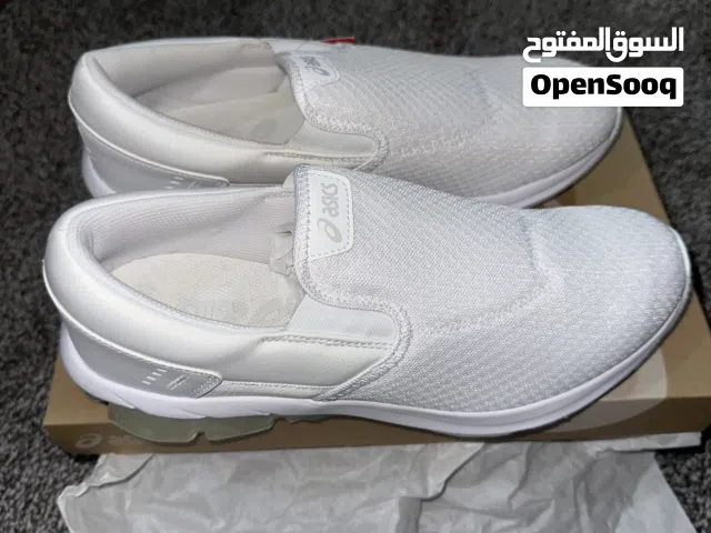 حذاء اسيكس موديل 2025 جديد بالكرتونه اصلي سبورت وكاجول مقاس 42.5 سعره نار قابل للتفاوض