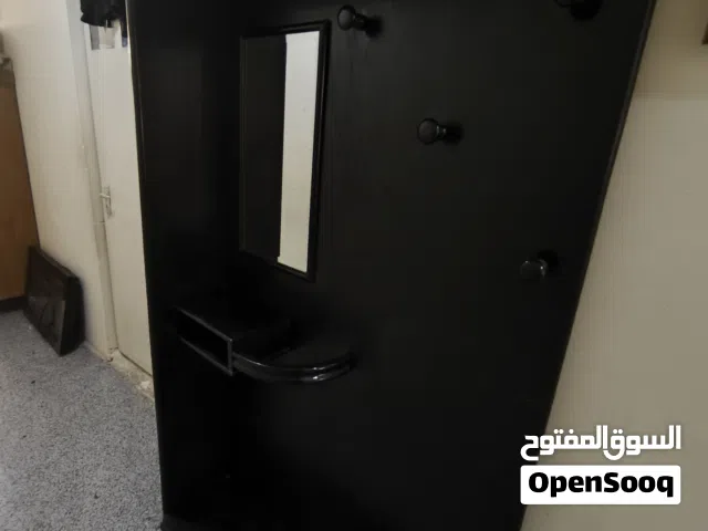زاويه لون اسود نظيفه جدا جدا خشب اصلي قديم