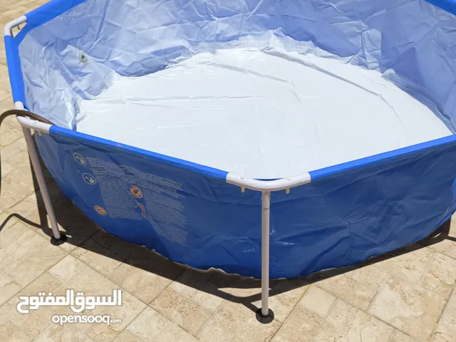 بركة سباحة