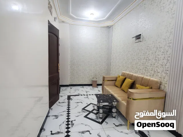 شقه مفروشه للايجار في حي الاندلس خلف مستشفى ازال الجديد جنب شارع الستين مباشرتن وسط كل الخدمات حي را