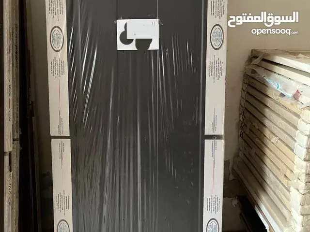 ابواب خشب جديدة مشمعة اكرانية النع بلقفص او بدون