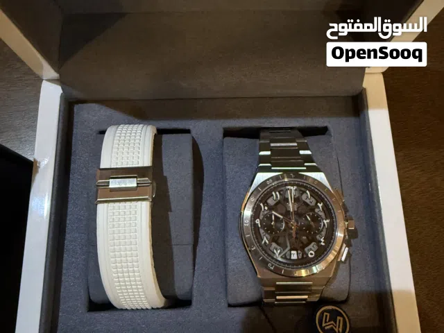 ساعة مينيماليست جديدة