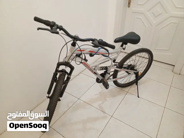 دراجه هوائيه مقاس 24،من ثلاث سرعات أعلى سرعه تصل إلى 20كم.ع استعمال خفيف سنة واحدة فقط