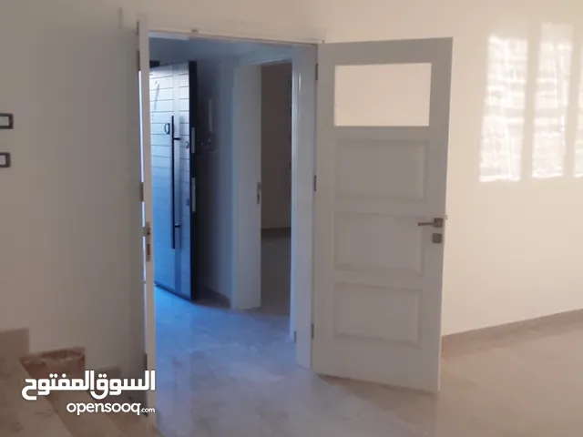 325m2 3 Bedrooms Villa for Sale in Tripoli Al-Sabaa