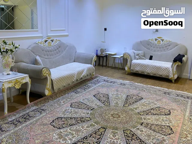 زولية كاشان أيراني اصلي قياس 4*4 نضيفة جداً بربع