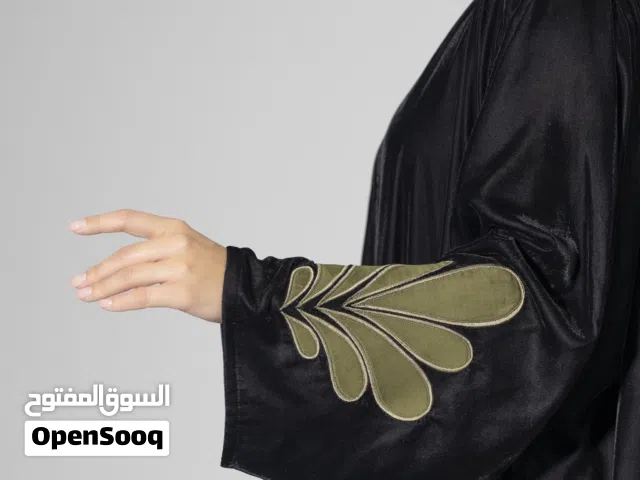 عباية مخمل فاخرة