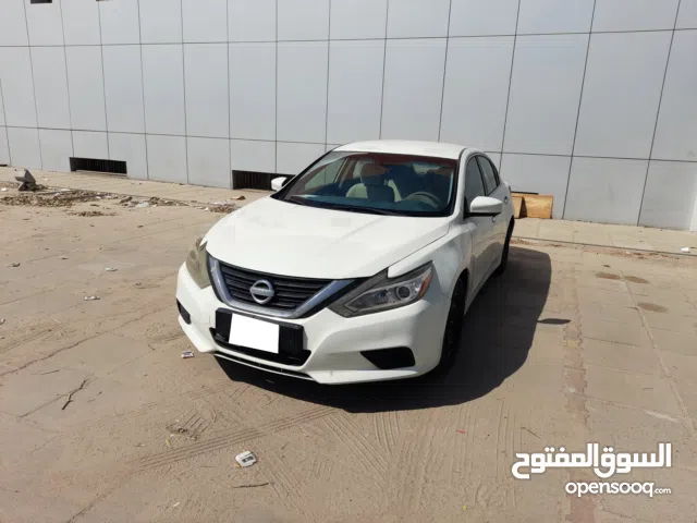 نيسان التيما 2017 مستعملة بحالة ممتازةجدا جدا، السيارة للبيع بنظام التقسيط الشهري