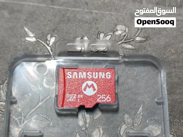 العاب وايادي ودوكات وملحقات نينتندو سويتش بحالة ممتازة