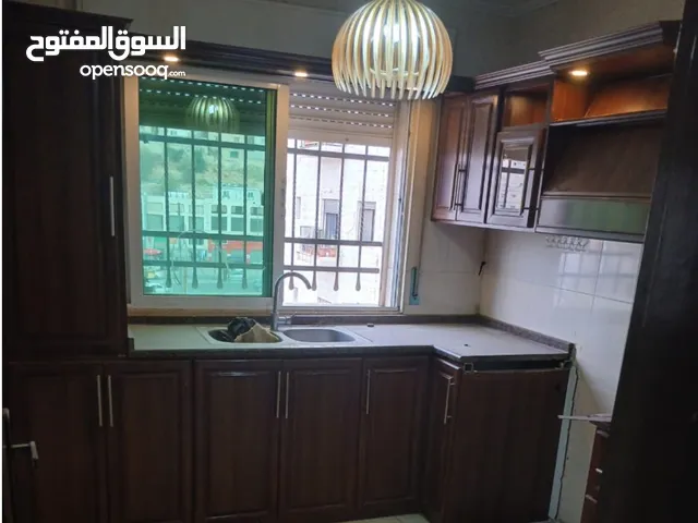 شقة للبيع طابق أول عمان الزهور كاش او تقسيط.