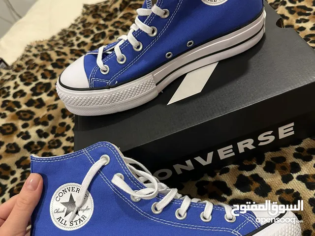 Converse shoes for ladies حذاء نسائي ماركة كونفرس