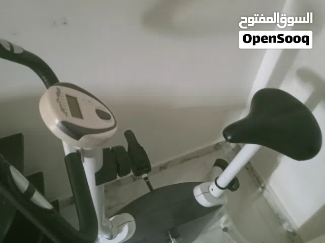 عجلة رياضيه بحالة ممتازة لم تستعمل سوى شهر واحد