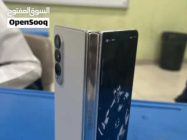 زد فولد 4 512غيغا شاشه داخليه خربانه:  سعر 700 من الاخير