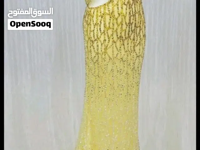 فستان ذهبي