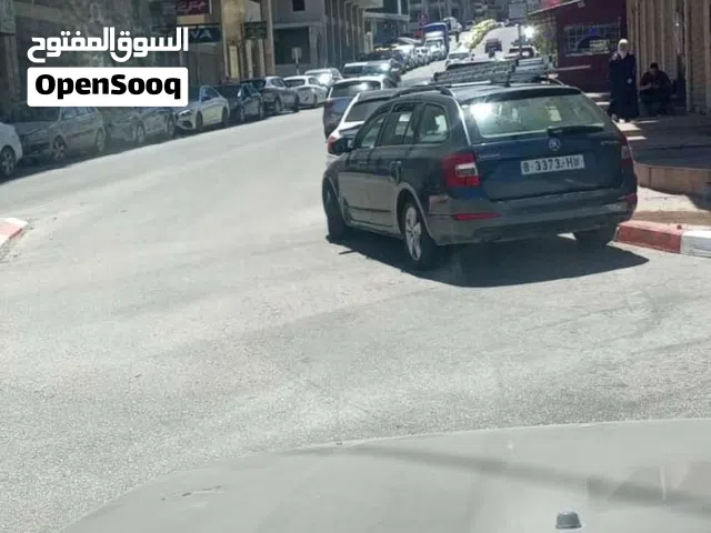 مكتب تجاري من 3 غرف للبيع في منطقة البساتين الحيوية بنابلس