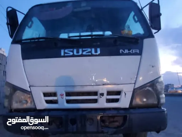 دينه زيزو سيزو ايسيزو 2008 NKR للبيع بسعر مغري بسبب الحاجه موجوده في صنعاء مكينه موضبه وكاله وطرمبه