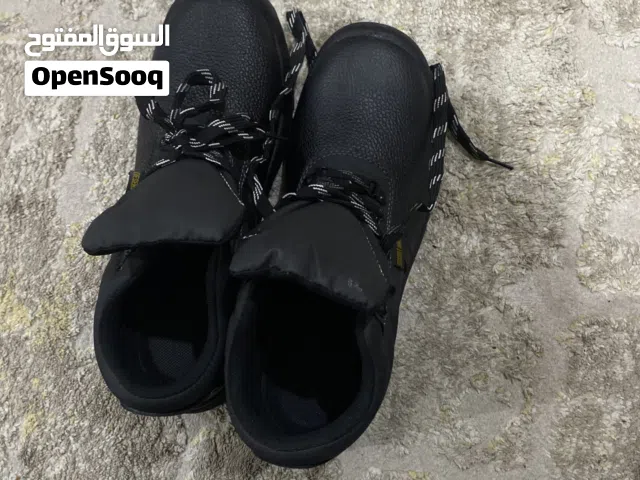 حذاء سيفتى جديد