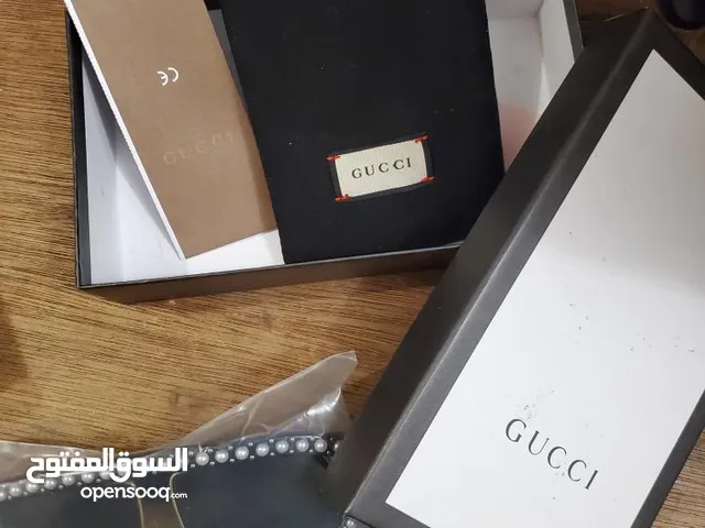 مجموعة 4 نظارات ماركات اصلية وفنتج للبيع المجموعة كاملة بأقل من ربع السعر الجديد