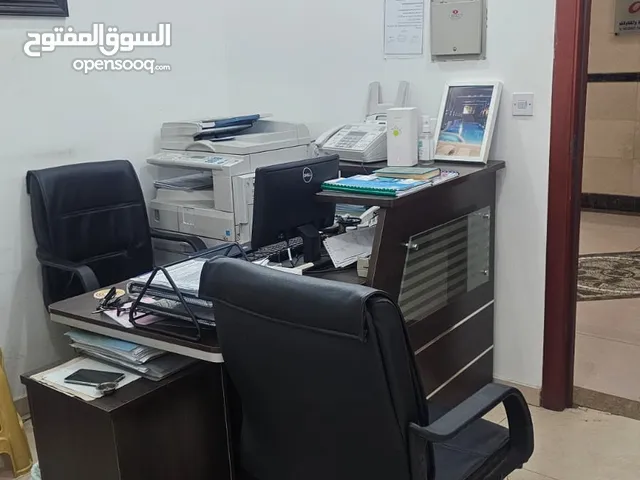 للبيع مكتب مؤثث ثلاث غرف وصاله استقبال بحولي شارع ابن خلدون