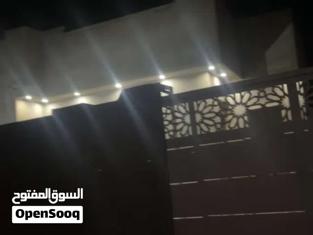 200 m2 3 Bedrooms Townhouse for Sale in Tripoli Al-Kremiah