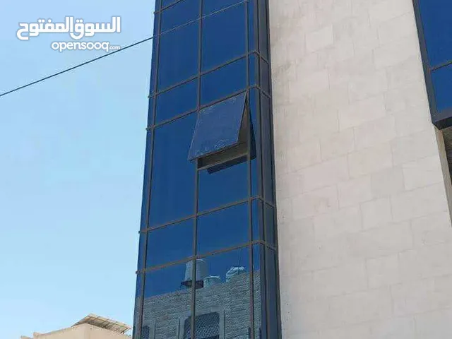 مخازن ومكاتب تجاريه للإيجار في أقوى شارع تجاري في الزرقاء الجديده شارع الكرامه (الوينك)